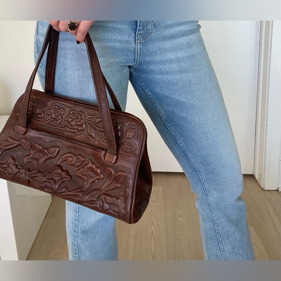 VINTAGE Boho 60-70’s hippy, embossed rose, rich brown leather S-M handbag - Picture 4 of 16